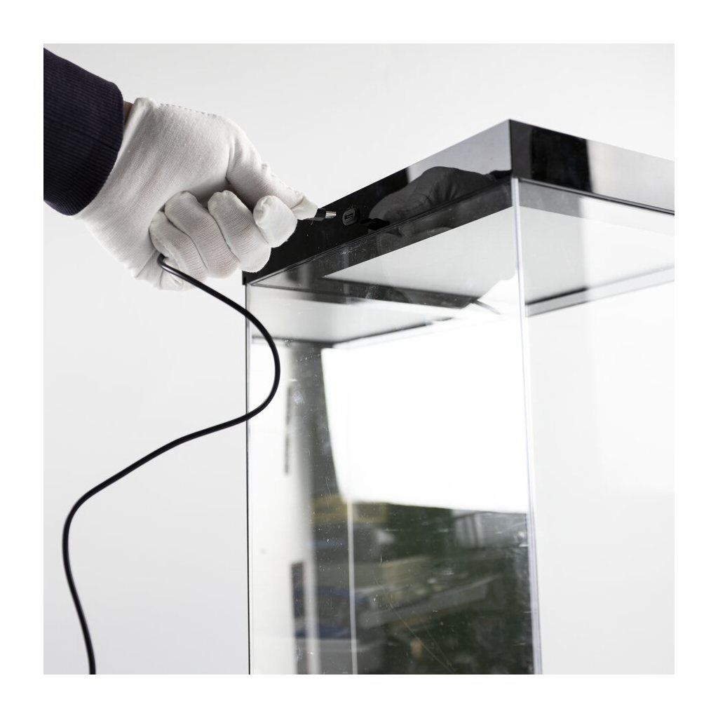 HERO STAGE Shine and Slide LED Display Case