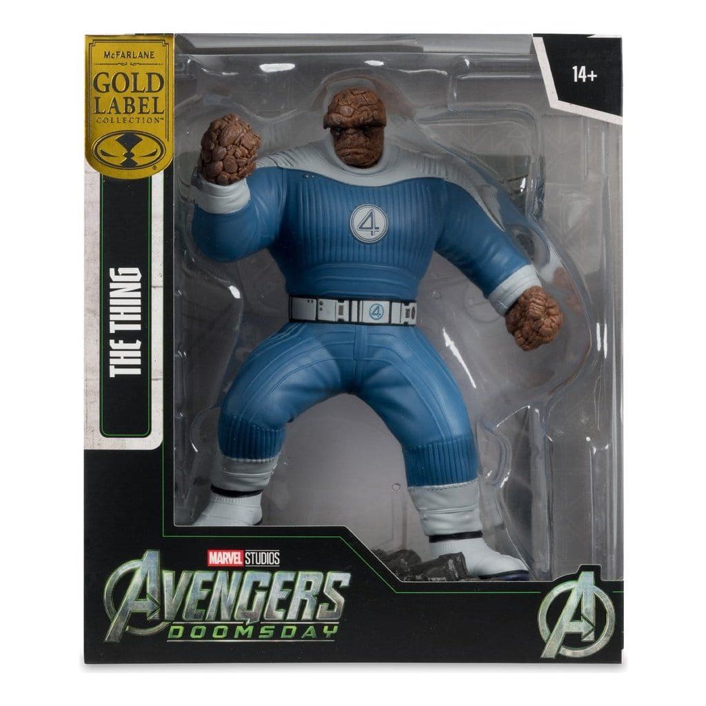 The Thing Marvel Collectibles – pohled na sochu s podstavcem a scénou v pozadí