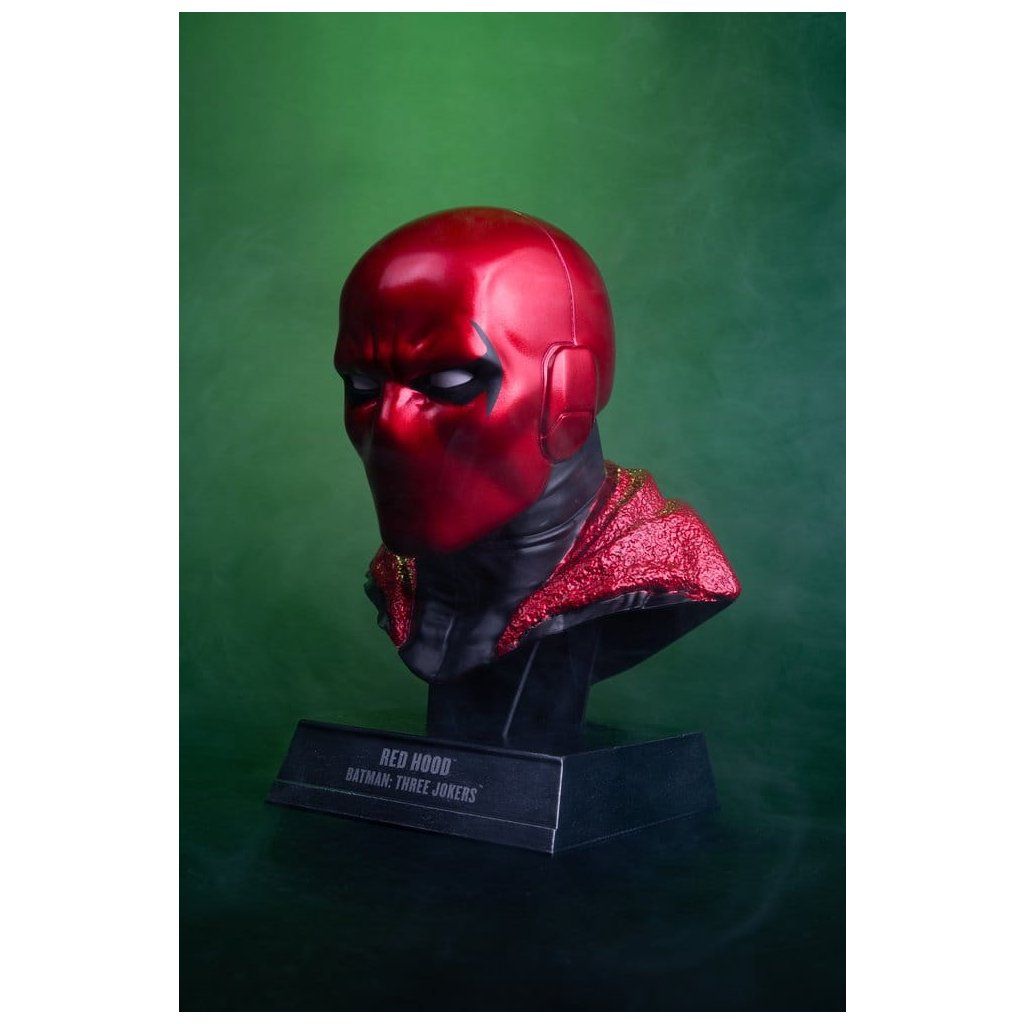 Red Hood Cowl Replica McFarlane Toys – pohled na repliku